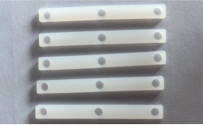 Cuscino della gomma di silicone con i fori della vite riparati dentro la tastiera