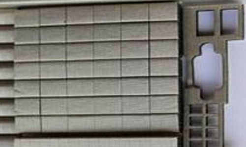 Cuscinetto ignifugo conduttivo DE LLo strato UL94 V0 DE LLa schiuma per la protezione elettromagnetica